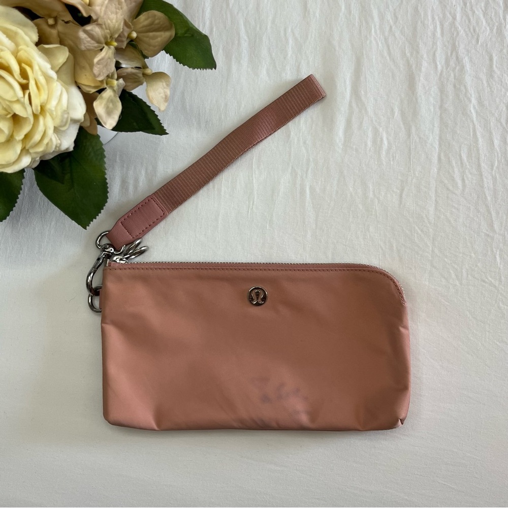 Lululemon Now and Always Pouch